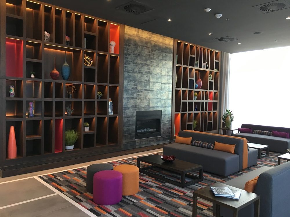 Holiday Inn Hotel & Suites - Montreal Centre-Ville Ouest By Ihg Montréal Exterior foto