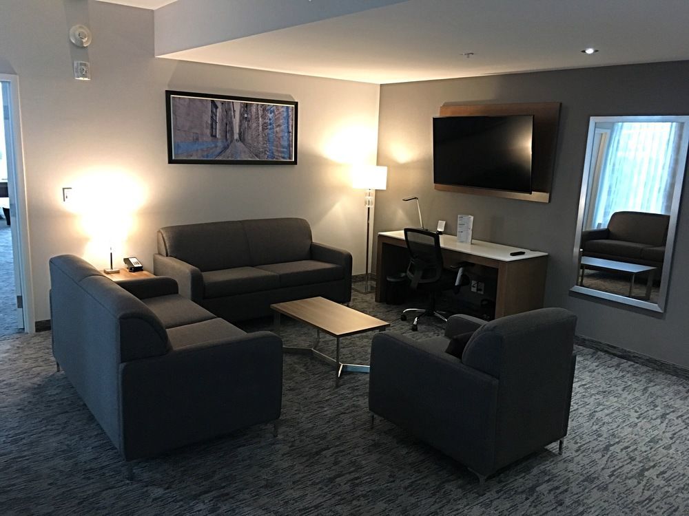 Holiday Inn Hotel & Suites - Montreal Centre-Ville Ouest By Ihg Montréal Exterior foto